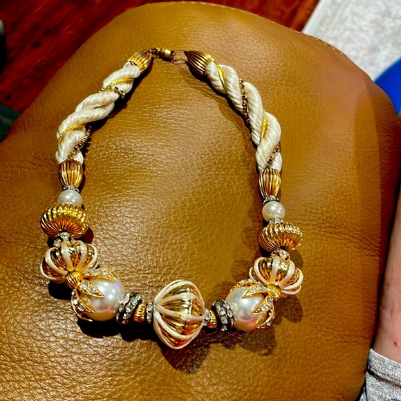 Jewelry - Vintage necklace -costume jewelry . Barely worn.